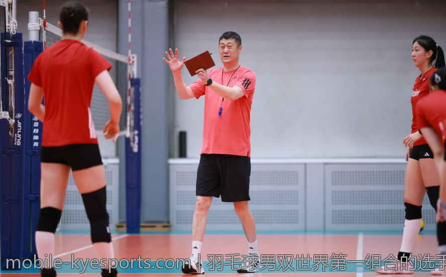 羽毛球男双世界第一组合的选手介绍及合作历程
